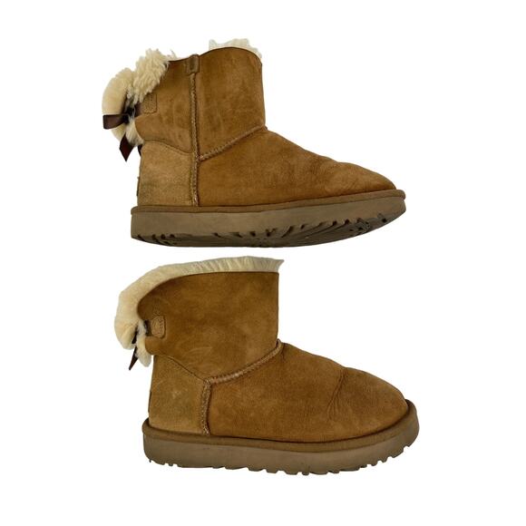 UGGS - Bailey Bow Suede Sheepskin Ankle Boots in Caramel Brown - Picture 4 of 8